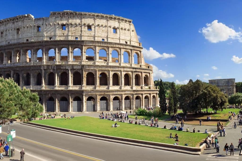 Apartament Center Rome A Pochi Passi Dal Colosseo Zewnętrze zdjęcie